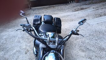 Suzuki C800 Intruder - 6