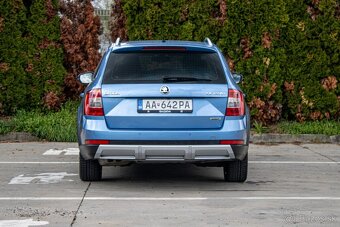 Škoda Octavia Combi 2.0 TDI Elegance/Style 4x4 DSG - 6