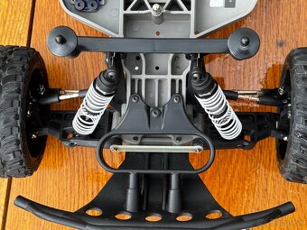 Traxxas slash - 6