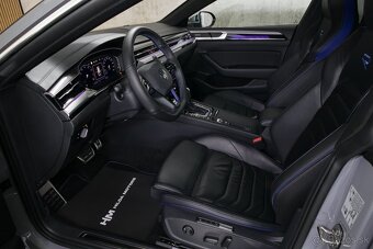 VW Arteon SB R 2.0TSI 235kW DSG 4x4 DCC IQ 360 HK Pano Tažné - 6