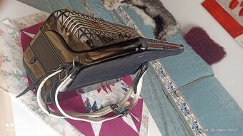 Predám kvalitný akordeón hohner atlantic 4 de luxe - 6