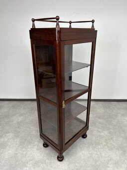 úzka art deco vitrína 62cm - 6