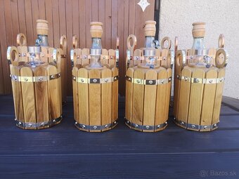 Predám drevom obložené demižóny – 5 l a 2 l - 6