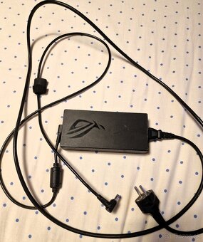 ASUS ROG Strix G15 G512LV Electro Punk - 6