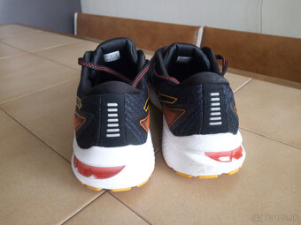 Panske bezecke tenisky ASICS GT 2000. - 6