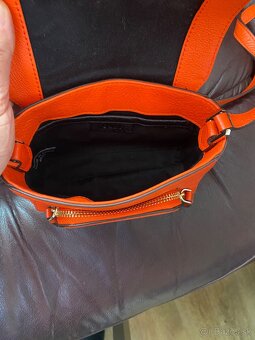 DKNY kožena kabelka - 6