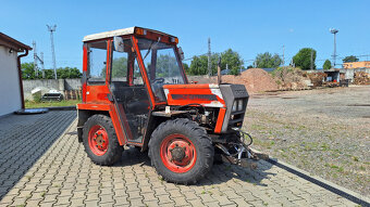 starší malotraktor MT8-050 s kabinou - 6