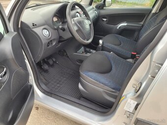 Citroën C3 1.1i
- 6