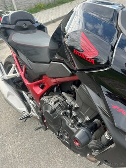 Honda HORNET 750 2023 - 6