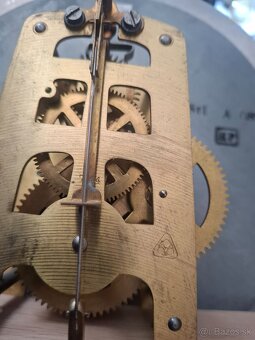 Predám funkčné starožitné ,,školské,, hodiny Wilhelm Hoffman - 6