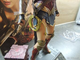 Figúrka Hot Toys Wonder Woman (Justice League Deluxe) - 6
