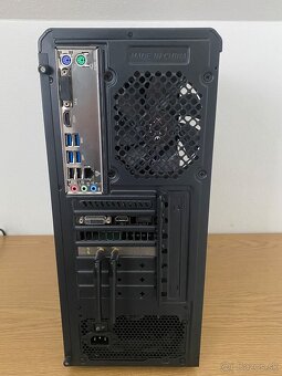 RX 550/ AMD RYZEN 5 1600/8 GB RAM/ - 6