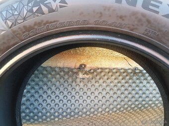 Predám 2x zimnú pneu R18 235/55/18 235 55 18 235/55 r18 M+S - 6
