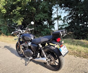Triumph street twin 900 - 6