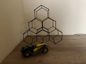 Predám kovový držiak na víno - 6