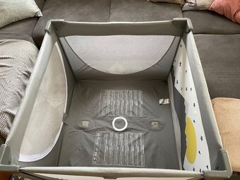 Predám prenosnú postieľku s matracom - 6
