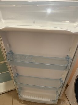 Chladnička s mrazničkou - 6
