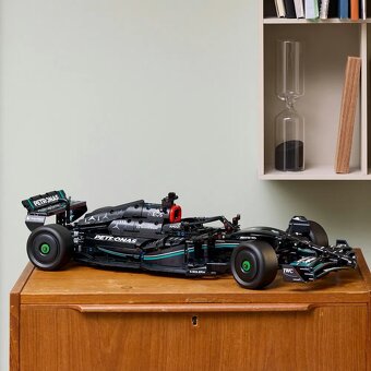 Mercedes AMG F1 stavebnica - 6