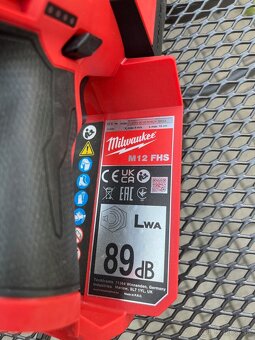 MILWAUKEE M12 FUEL Kompaktná reťazová píla - 6