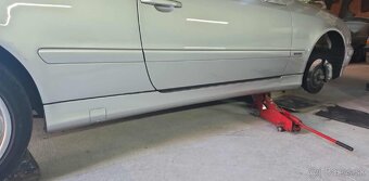 Mercedes W208 krytka zdvihacich bodov na prahoch - 6