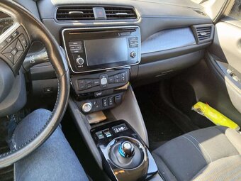 Nissan Leaf - 6