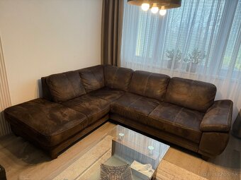 Predám rozťahovaciu rohovú sedačku s otomanom - 6