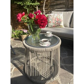 Rohove sedenie zo stolíkom - 6