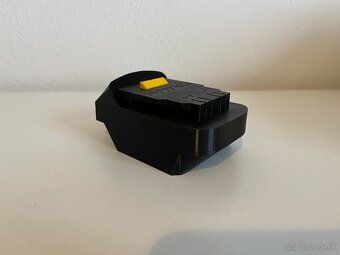 Predam adapter z Parkside baterie na Dewalt naradie - 6