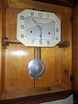 Predám funkčné starožitné štvrťbicie nástenné hodiny VEDETTE - 6