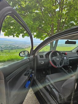 Volkswagen Golf 5 - 3 dverový - 6