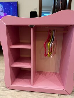 Detská skrinka, bábiky, oblečenie a ďalšie príslušenstvo - 6