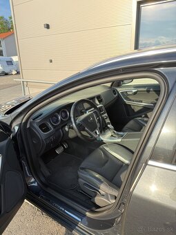 Volvo V60 R-Design - 6