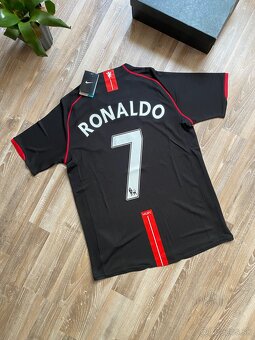 Dres Manchester United - 6