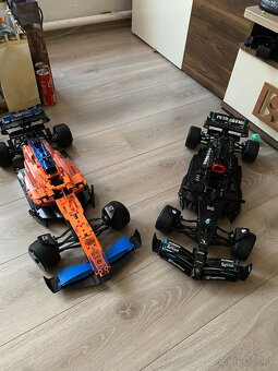 Stavebnica Technic 42171 Mercedes-AMG F1 - 6