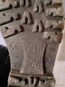 Rôzne veci -náradie, gumáky + iné - 6