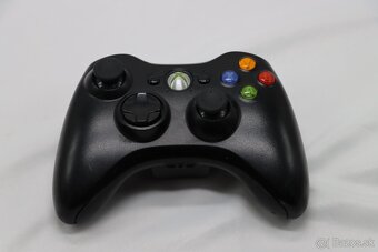 Xbox 360 E 500GB + originál ovládač + napájací adaptér - 6