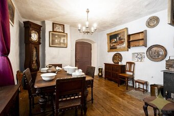 Historický rodinný dom v srdci obce Štiavnické Bane - 6