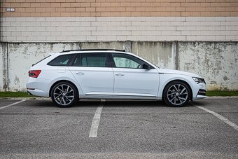 Škoda Superb Combi 2.0 TDI SCR Sportline 4x4 DSG White - 6