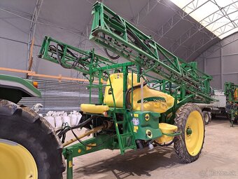 Postrekovač John Deere 724 - 6