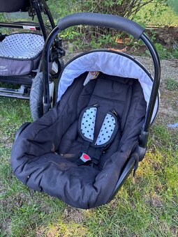 Bodkovaný kočík - 6