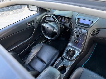 Hyundai Genesis Coupe 2.0T - 6