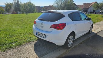 Opel Astra 2011 - 6