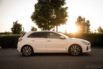 Hyundai i30 1.6 CRDi STYLE 100kW | FULL LED | Bezkľúčové - 6