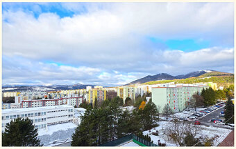 3i byt BB / SÁSOVÁ / 70 m2 / LOGGIA / PEKNÝ VÝHĽAD - 6