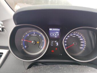 Hyundai i30 1.6 nafta - 6