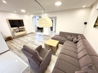 4 IZBOVÝ RODINNÝ DOM S BAZÉNOM, POZEMOK 783M2, RECA, okr. SE - 6