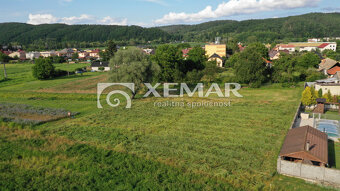 Krásny slnečný pozemok v Hronseku, BB - 1.440 m2 - 6