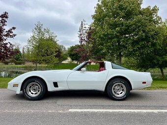 Chevrolet Corvette C3 z roku 1980 - 6