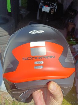 Nová vyklopná prilba Scorpion ADX-2 - 6