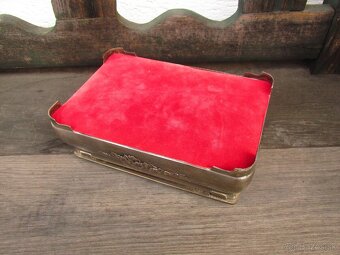 Stará kovová šperkovnica - 6